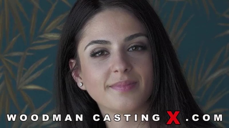 Woodman se folla a la rusa Mia Trejsi