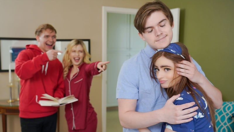 Reese Robbins, Minxx Marley [Porncube Porno neuer Porno HD 1080 Creampie Stiefbruder, Stiefschwester