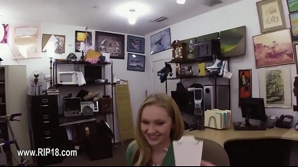 1-Una ragazza amatoriale penetrata da uno stronzo arrapato -2016-02-10-02-35-016