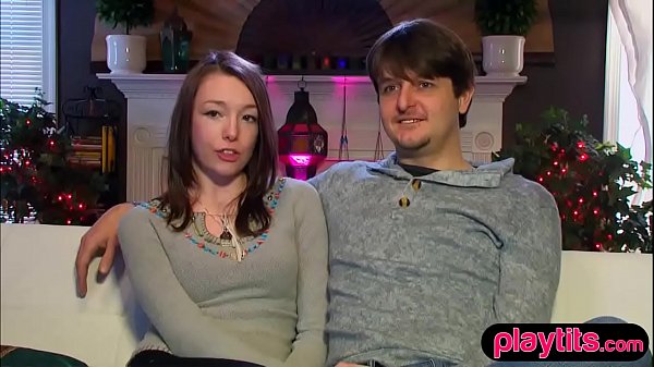 Un jeune couple se rend pour la première fois à une soirée échangiste