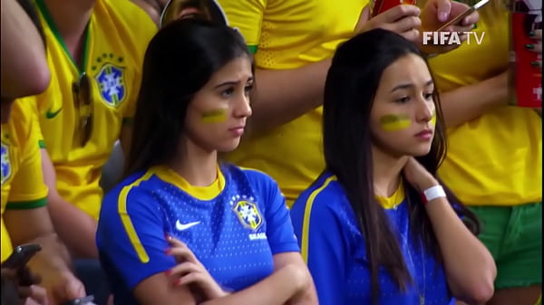 SELE&Ccedil_&Atilde_O BITCHS SUCKS AND GETS BANGED