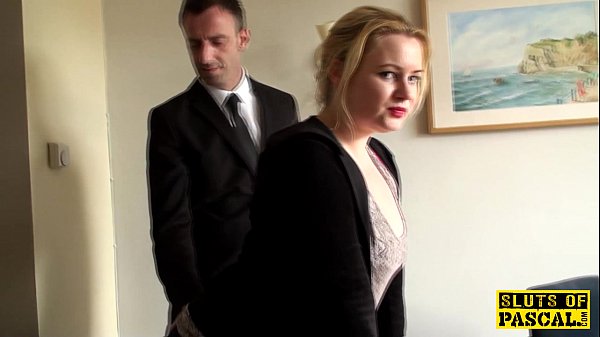 Sottomarino britannico inculato e sculacciato fino a diventare rosso crudo