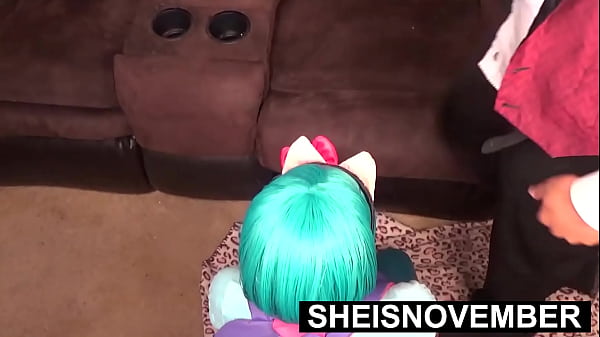 Sheisnovember 被抓到逃课，必须跪下来吸继父的鸡巴。性感黑人年轻继女 Sheisnovember 进行口交口交以保守秘密，同时进行眼神交流，然后由 Msnovember 进行铁杆骑术