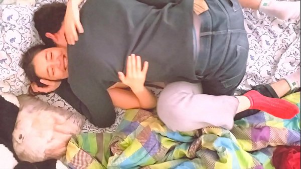 Sexe amateur et romantique. Rousse chaude et sexy jouit très chaud !