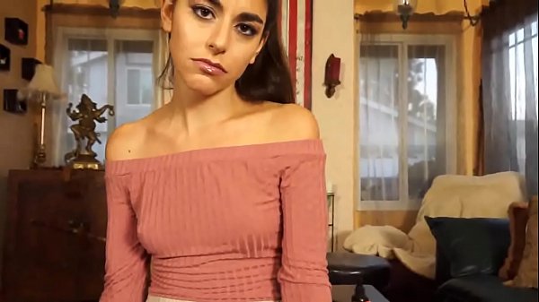 Stieftochter gibt ihm einen Blowjob, damit er sich besser fühlt