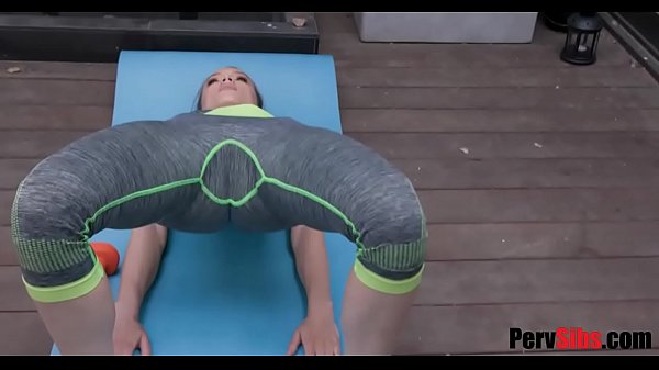 Bí mật ghi âm thổi bay tôi- Ashley Lane & Izzy Lush