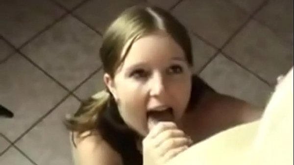 Super süßes Teen mit süßer Muschi wird gefickt