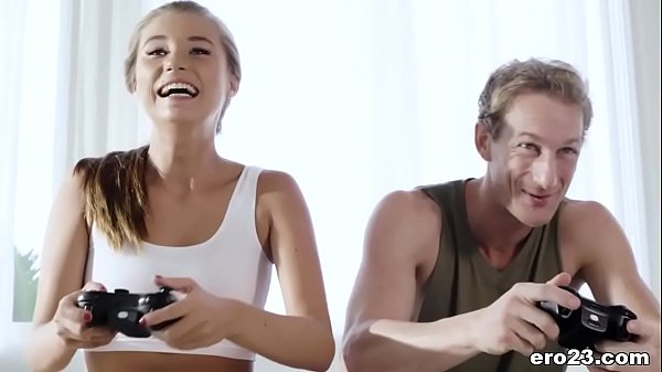 Carolina Sweets attracted to her '_s old friend