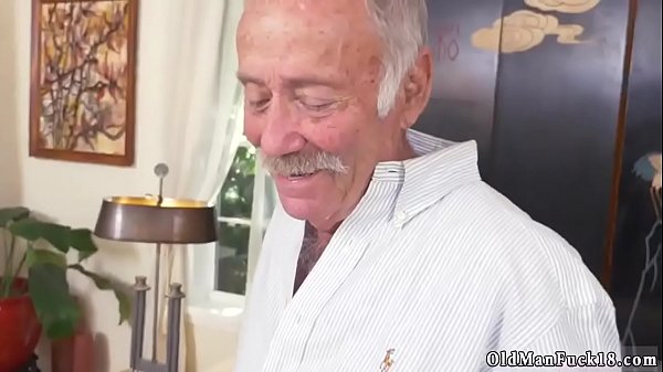 Web junges HD, das südlich der Grenze geht