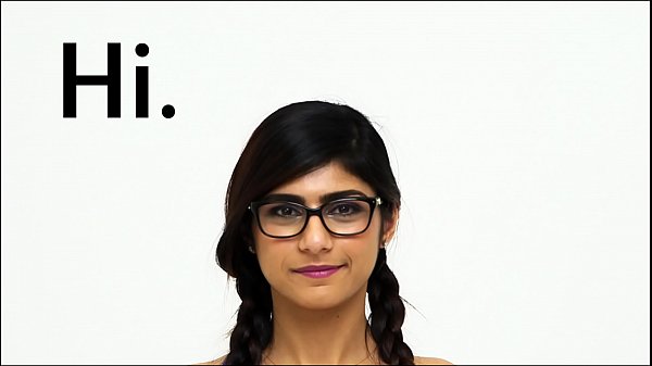 MIA KHALIFA - Je vous invite à découvrir un gros plan de mon corps arabe parfait