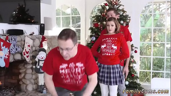 Teenie-Spielzeug, Umschnalldildo und süßer Amateur-Blowjob zum ersten Mal, Heathenous