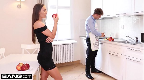 Kristy Black ist eine Analschlampe, die Doppelpenetration liebt