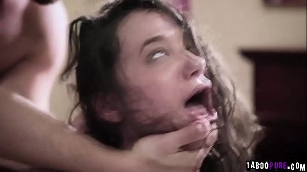 Absolut unglaubliche Leistung von Gia Paige bei ihrer ersten Doppelpenetration!