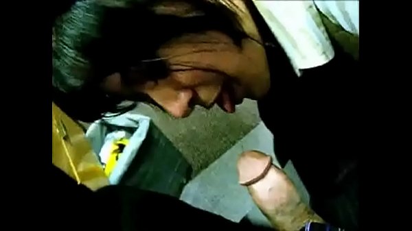 Indisches Dienstmädchen lutscht geilen Schwanz, Blowjob-Video