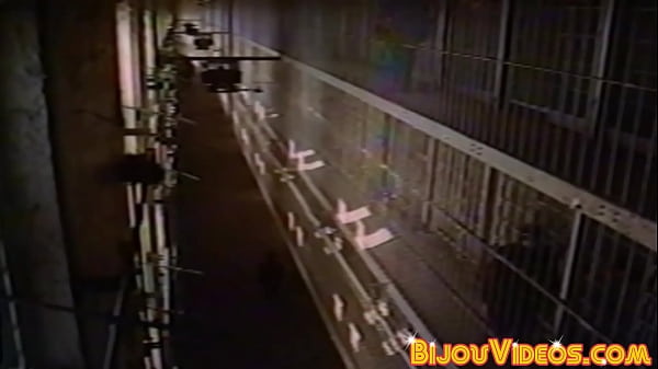 Der bullige Homo-Spion fickte leidenschaftlich im feindlichen Gebiet