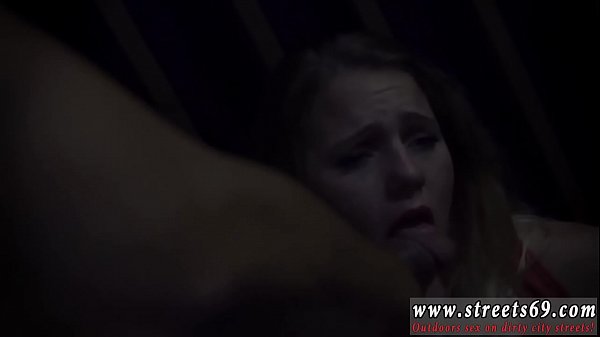 Selbst gemachter harter Gangbang und Blondine ficken ihre Muschi mit zwei großen