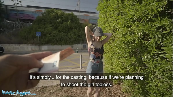 Amazing sexy Teen shows off