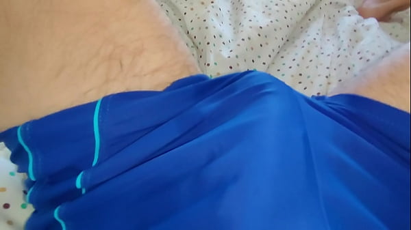 Gaste85，我在床上撒尿。