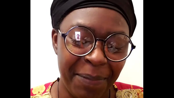 Q&amp_A avec SluttyMelanin #9 a) Avez-vous déjà embrassé une fille auparavant ? b) Avez-vous déjà eu des relations sexuelles avec un proche ? c) Quels sont vos 3 meilleurs types de sexe ?