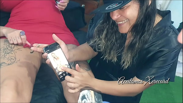 अब सभी महिलाएं ज़ेरेकार्ड पर अपने टैटू के लिए भुगतान करना चाहती हैं। मेलिसा देवसा पैटी बुम्बम एलेम&एटिल्डे_ओ टैटू कलाकार