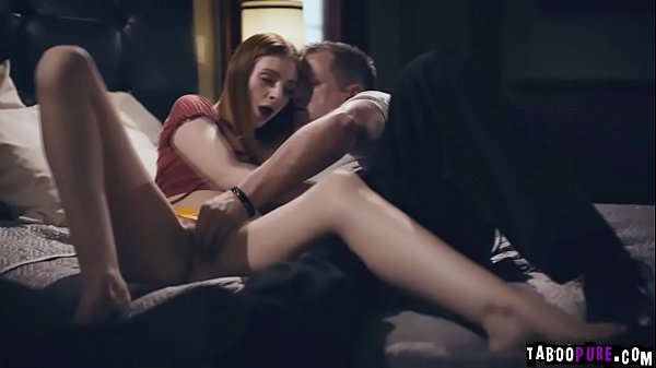 Maya incinta è disperata e accetta l'offerta del padre di Nathan di scopare