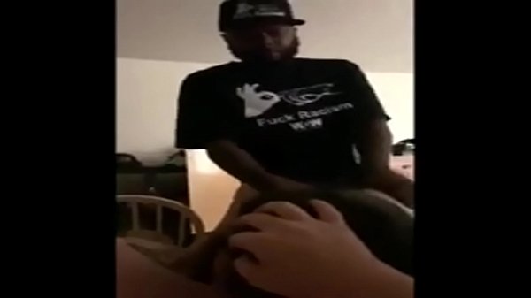 Coppia matura di proprietà nera e il loro padrone