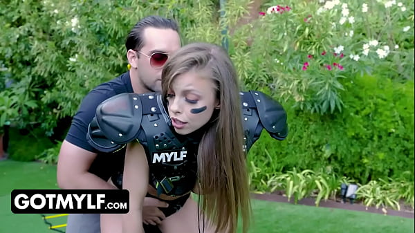 Busty Blonde MILF Won'_t Let The Balls In- Britney Amber