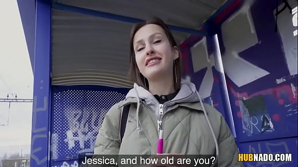 Die heiße Jessika Night mit dickem Hintern wird von Erik Everhard gefickt