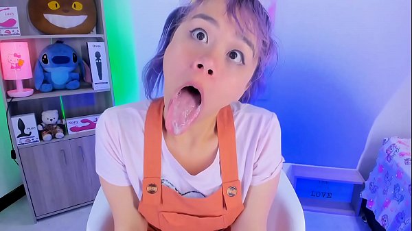 Lila Jordan nhổ vào ly cho bạn