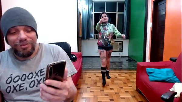 PORNSTAR JUHSIOUX RESPONDENDO PERGUNTAS PICANTES E INDECENTES DO PÚBLICO