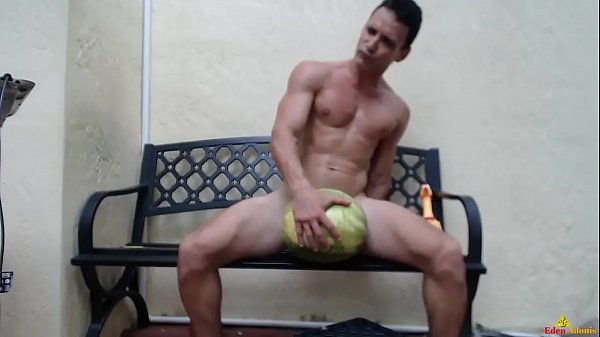 Tu agujero mojado jodido_ ¡se siente bien! --Edén Adonis