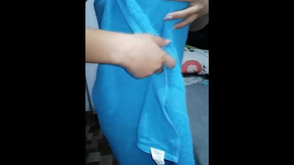 I see my friend naked and I can'_t stand the urge