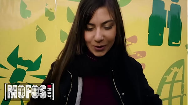 Cute Young (Anya Kray) ama i soldi freddi e il sesso anale al mattino - Mofos