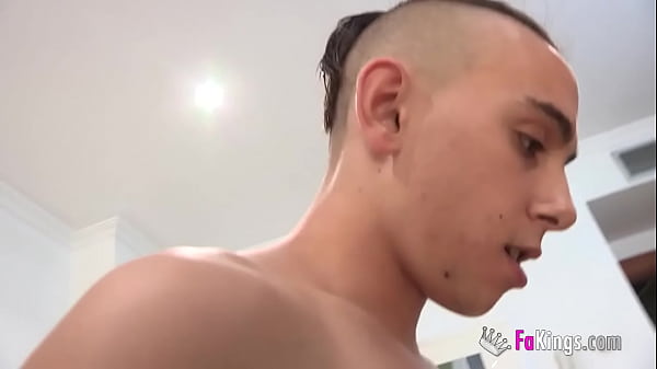 Montse quer experimentar o pau grande do enteado