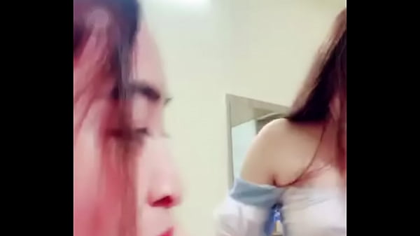 Bunny show 2020: 2 horny sisters show off their faces