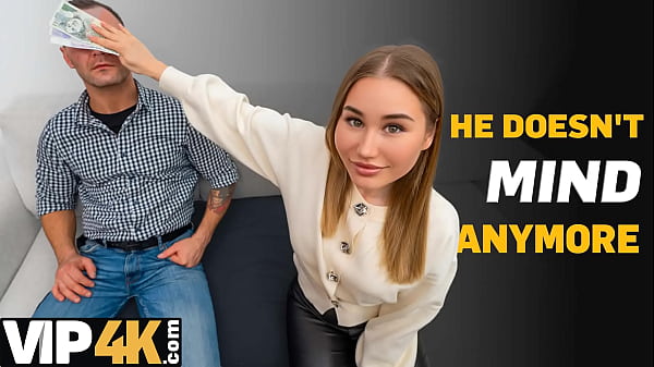 Una calda teenager selvaggia si mette in mostra - shaved_pussy