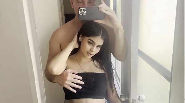 Calda e carina teenager prende in giro - latina