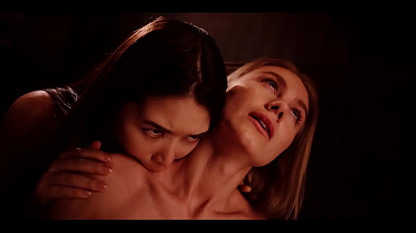 Nancy Ace si trasforma in Horny Vampire - Lesbian Pussy Eating 69 con la giapponese Rikako Katayama