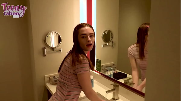 Il fortunato Seth Brogan scopa una fica diciottenne! Reese Robbing ha ricevuto un creampied!