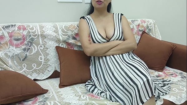 Sehen Sie sich das atemberaubende Pornostar-Teen-Video an