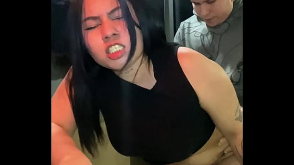 Cô gái tuổi teen gợi cảm đáng yêu