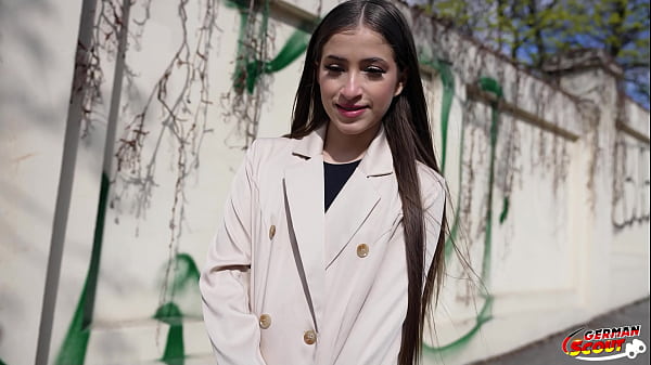 GERMAN SCOUT - Die zierliche Kolumbianerin Sofia Smith spricht mit Casting Fuck bei Holiday Trip in Berlin