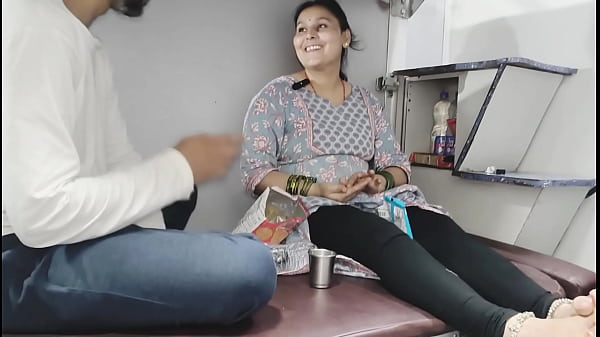 Step Mother in law Fuck in train kashmir to kanyakumari