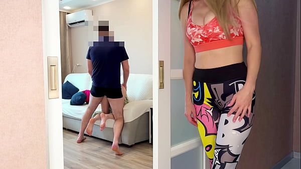 Belle ado danse éjaculation