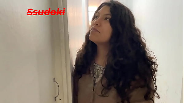 J'ai retrouvé ma meilleure amie en train de se baigner chez moi et comme je suis nymphomane j'ai décidé de jouer à des jeux d'adultes sous la douche... tout était très consensuel et très humide