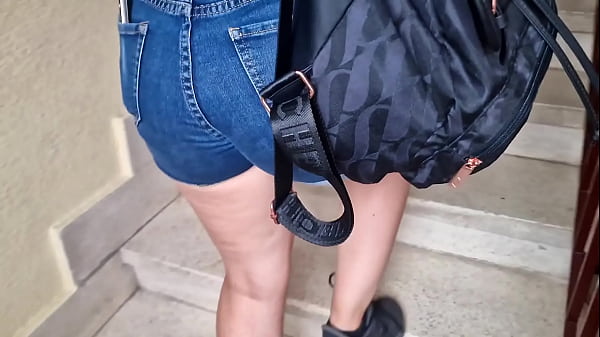 Apasionada chica adolescente exótica