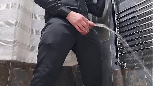 ABITO NERO ELEGANTE | MEZZA ORA DI SEGNA E UN ENORME CARICO DI SPERMA - GRANDE CAZZO BAGNATO IN PRIMO PIANO E GEMITI CON UN FORTE SQUIRT AL FINALE