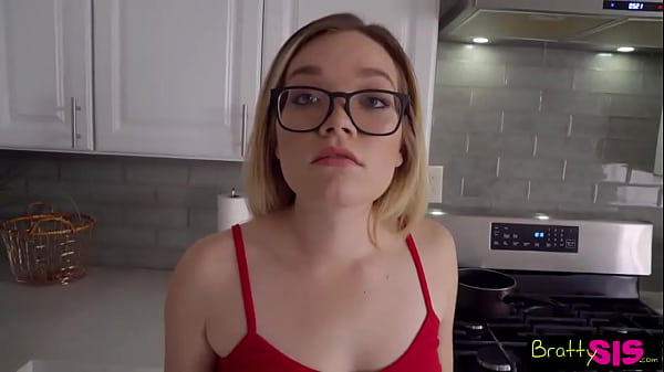 Katie Kush urla al fratellastro: &quot_Sei un tale bugiardo, sei sempre pervertito da me!&quot_