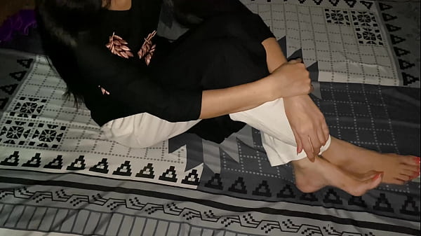 एक बड़ी गांड वाली आंटी ने मुझे अपने घर पर बुलाया। और फिर, उसने पूरी रात मुझसे अपनी बड़ी गांड मरवाई। नये XXX वीडियो