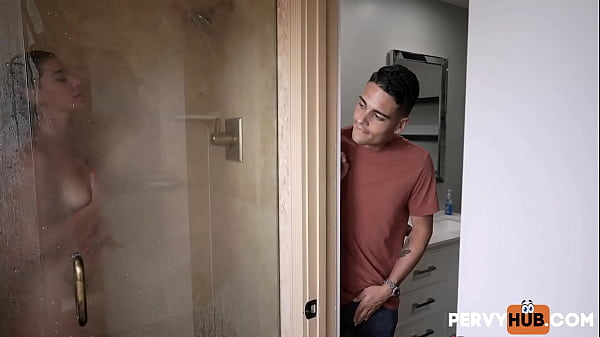 Teen Teen shows off - amazing